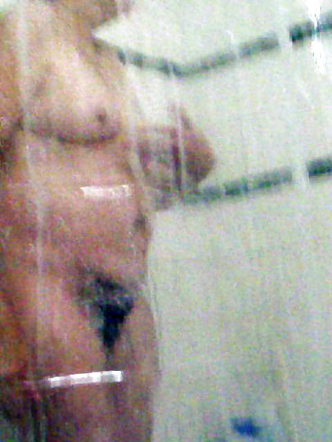 8P Wife voyeur pics