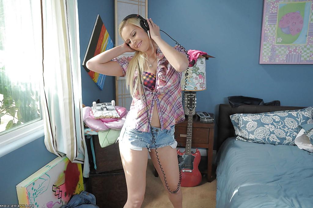 16P Horny babe Vanessa Cage stripping and teasing her cunt under her shorts