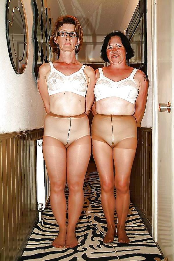 25P Pantyhose mums