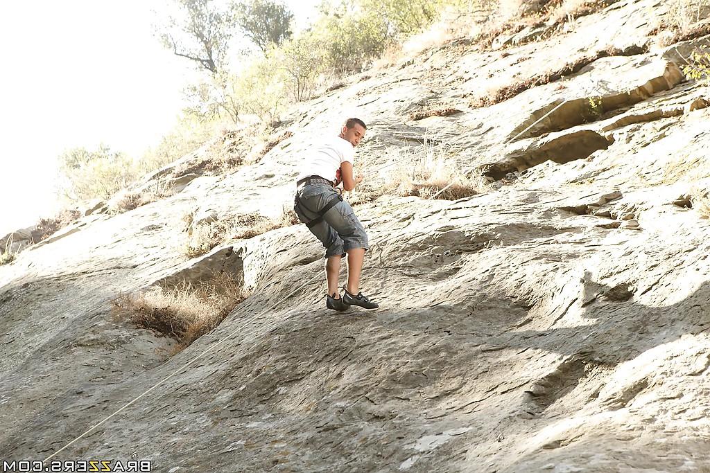 16P Pornstar Mason Moore is climbing naked to reach the top of pleasure