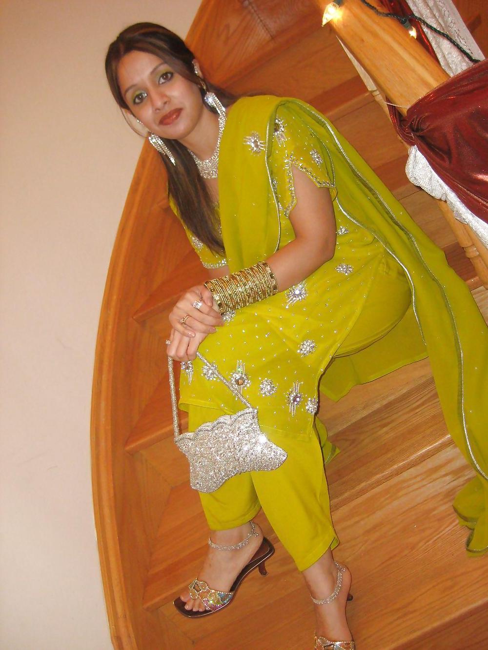 25P Masalla Pakistani Feet Soles Foot Fetish