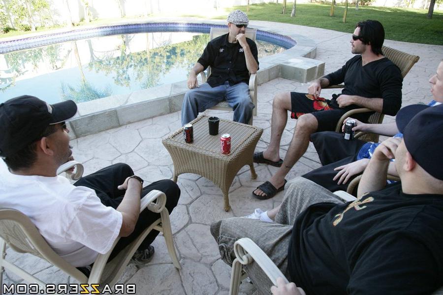 16P Richelle Ryan, Brianna Love and Alexis Texas get a huge stiff dick