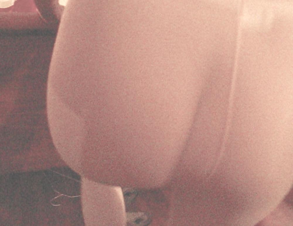 16P Pantyhose ass