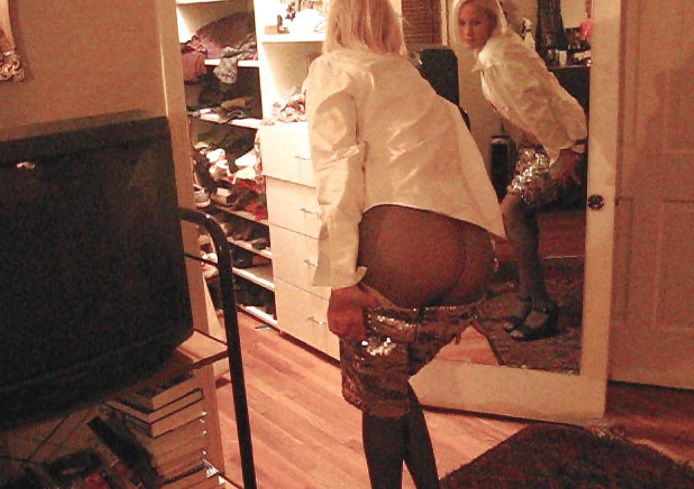 16P Pantyhose ass