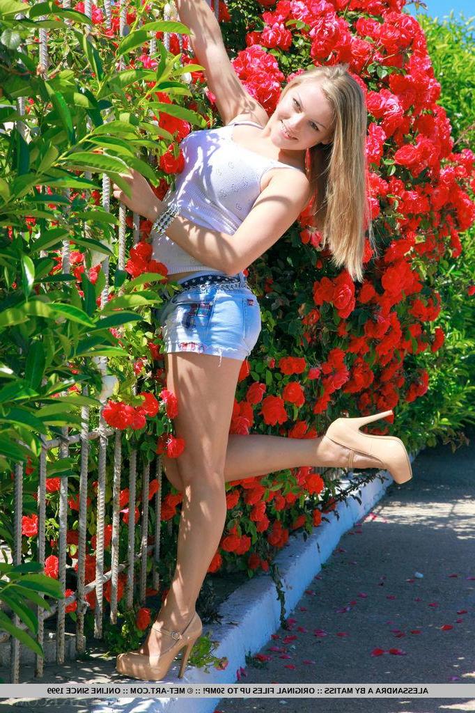 18P Beautiful blonde girl Alessandra strips naked to show you her pretty flower