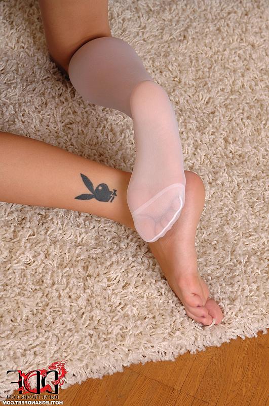 16P Leggy lesbians remove knees socks before toe sucking and pussy licking