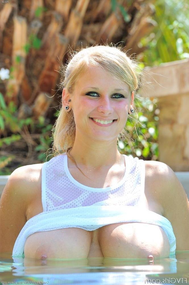 16P Pictures of busty blonde teen Alice spreading her pink pussy for you