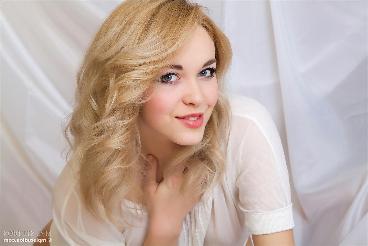 12P MPL Studios Presents Alissa in "Playful As A Kitten"