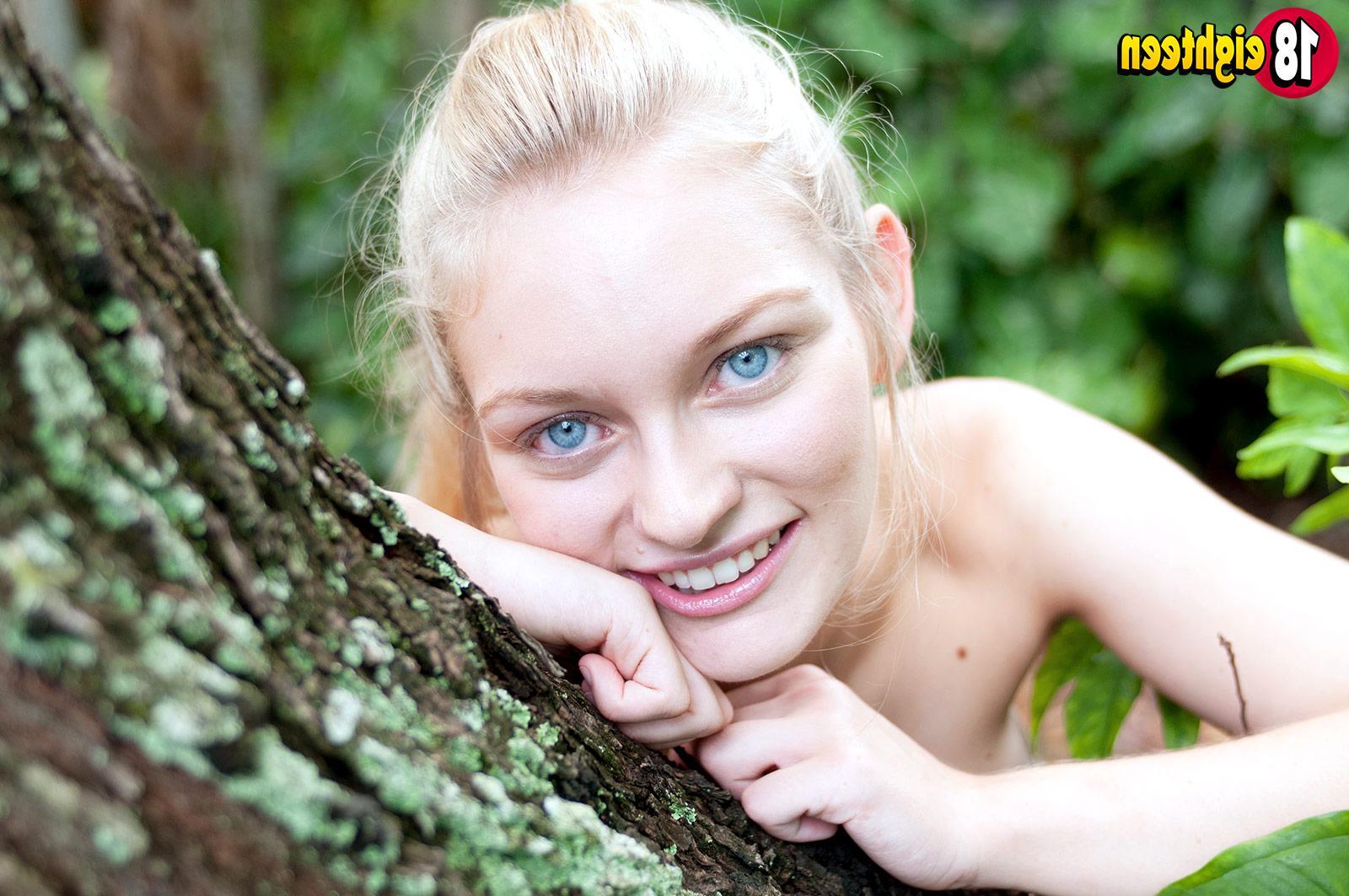 16P Hot coed Alli Rae strips for you with her tennis raquet