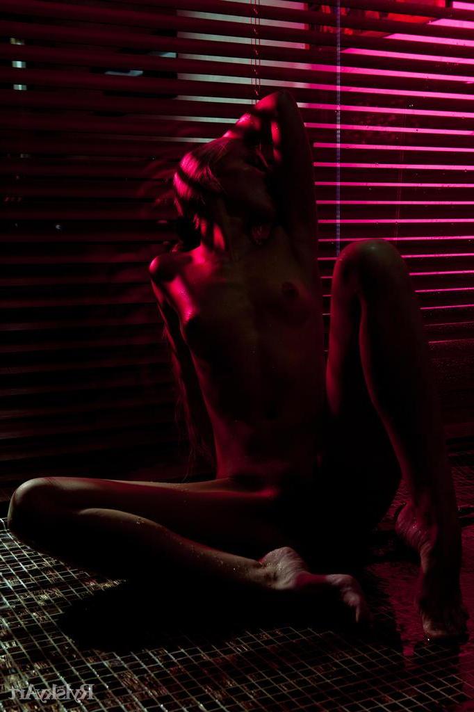 16P Blonde babe Alysha invites you to take a hot shower with her