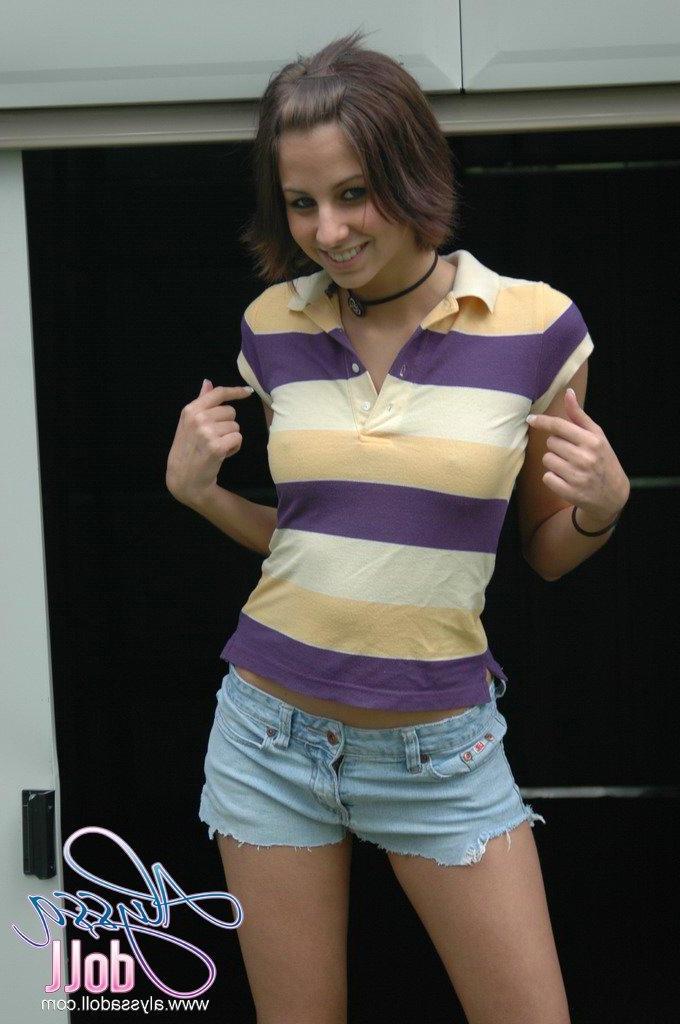 15P Pictures of Alyssa Doll flashing her tits outside