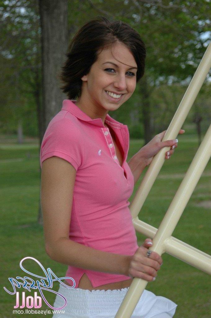 15P Pictures of Alyssa Doll flashing at the park