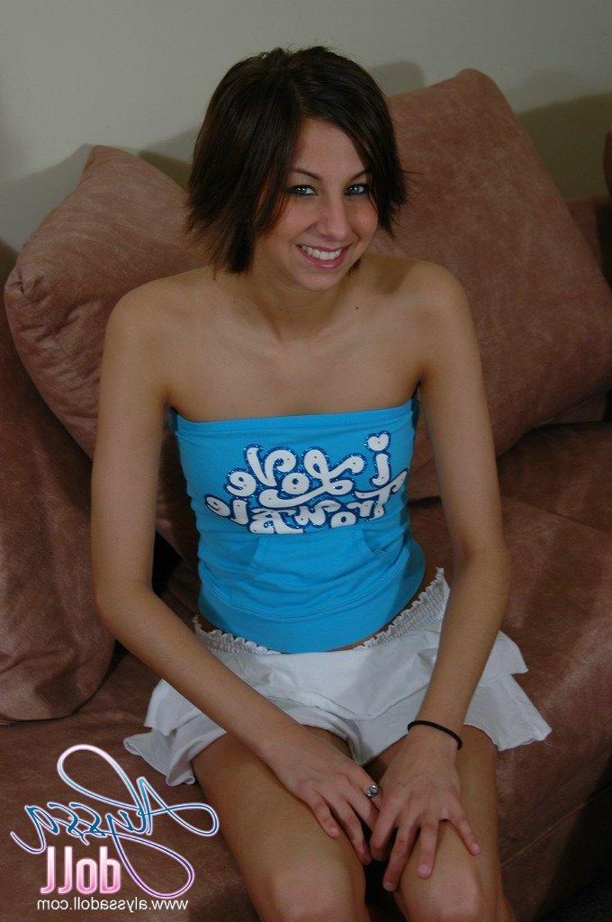 15P Pictures of Alyssa Doll stripping on the couch