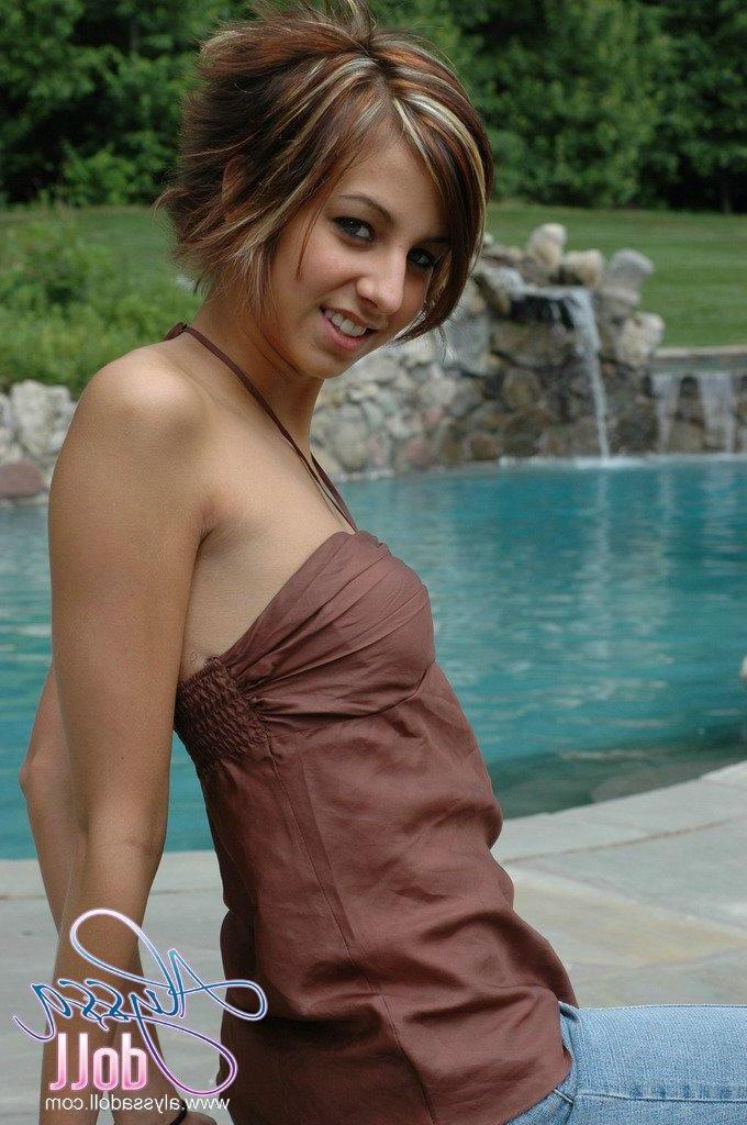 15P Alyssa Doll gets ready to go skinny dipping