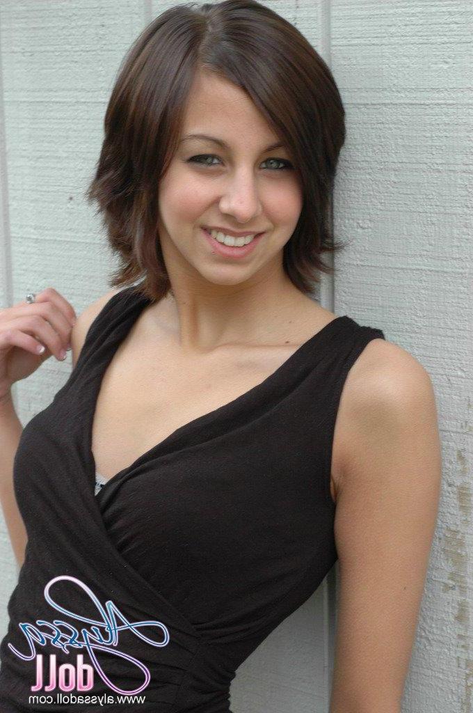 15P Alyssa gives you a peak at her nipples