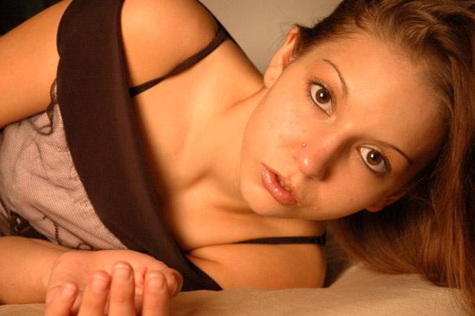 15P Pictures of Alyssa Teen teasing your cock from home