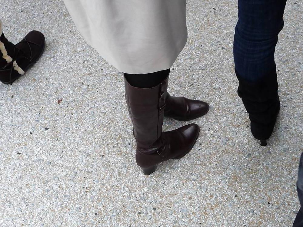 11P Japanese Candids - Feet on the Street 11