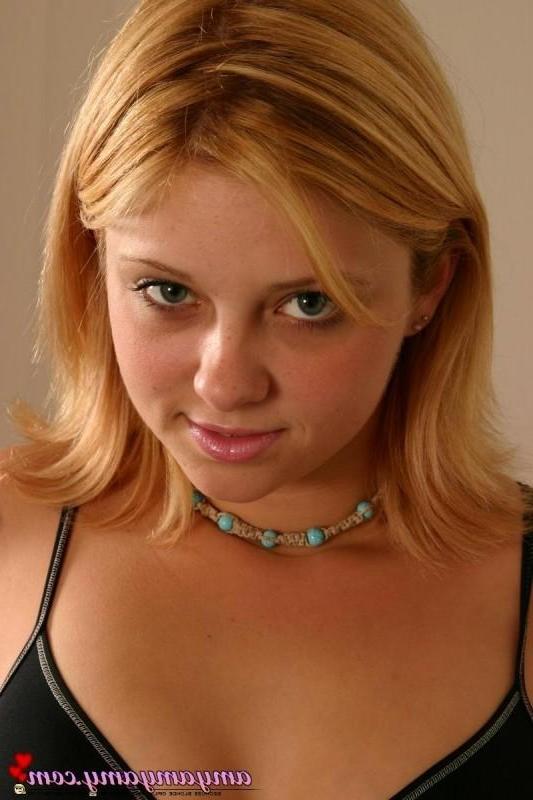 15P Amy does a hot panty tease in bed