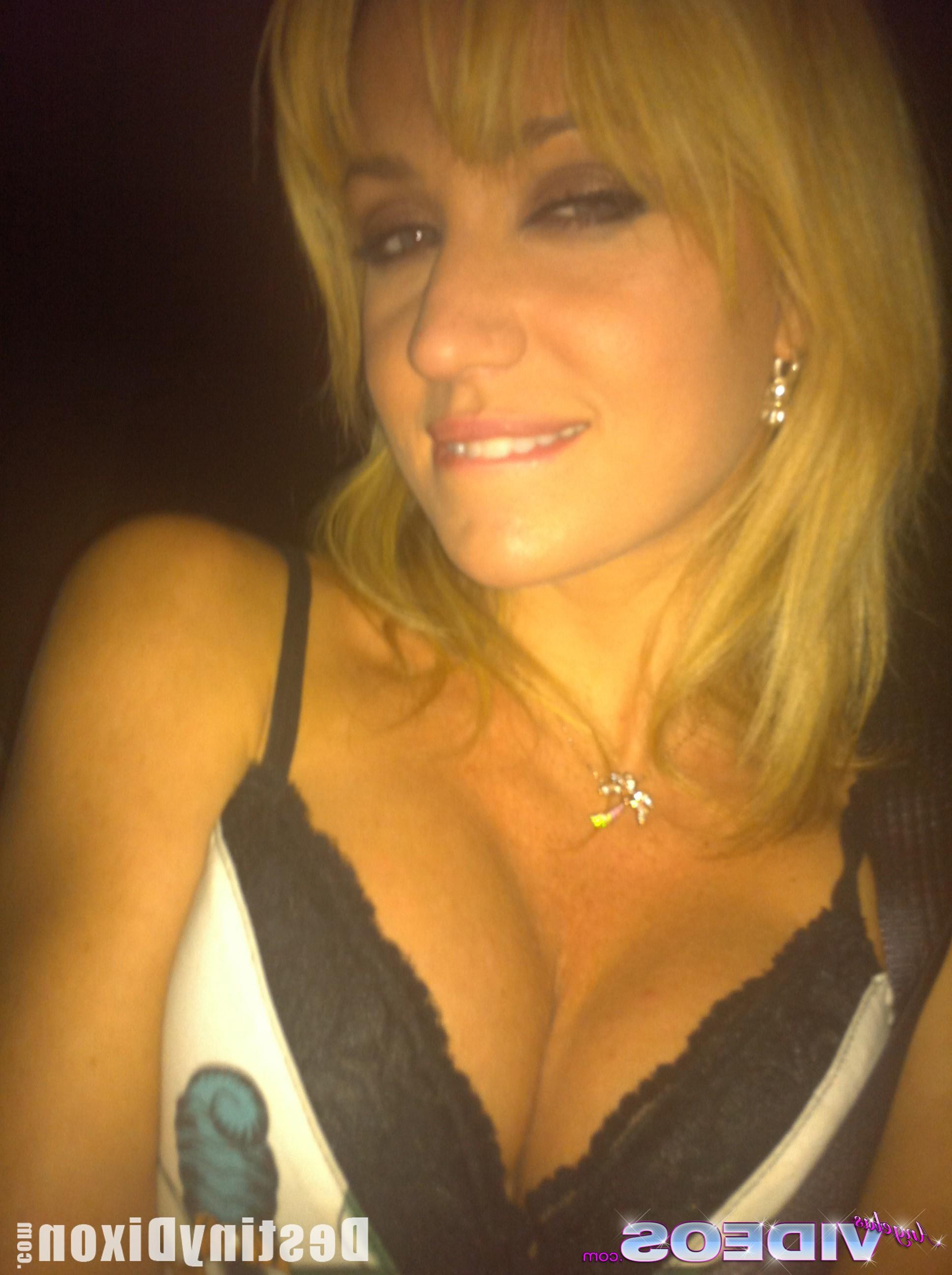 15P Behind the scenes photos of a joint cam show with Destiny Dixon and Angela Sommers