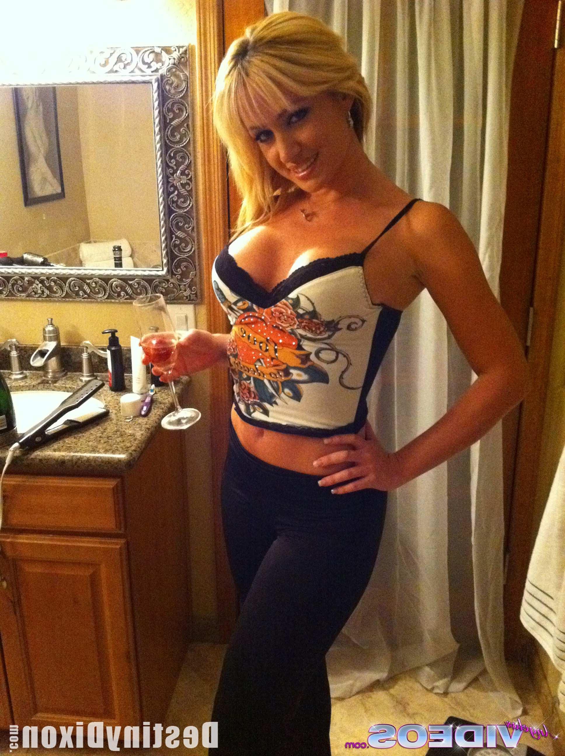 15P Behind the scenes photos of a joint cam show with Destiny Dixon and Angela Sommers
