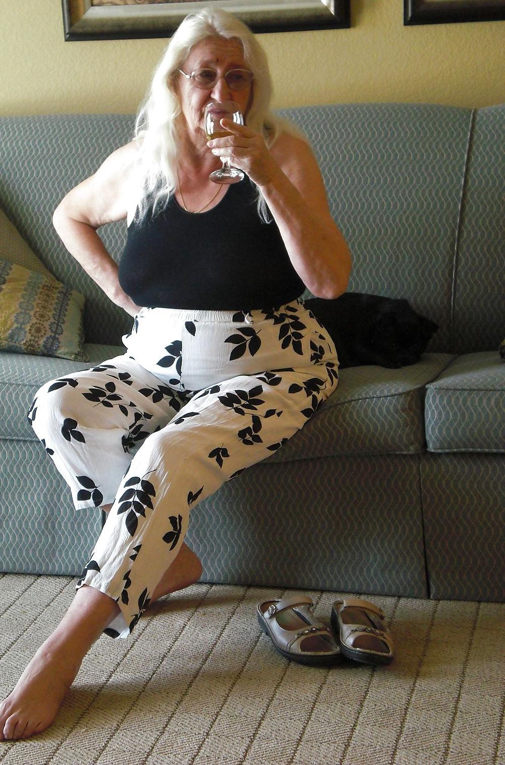 7P Dutch granny on VintageVixens