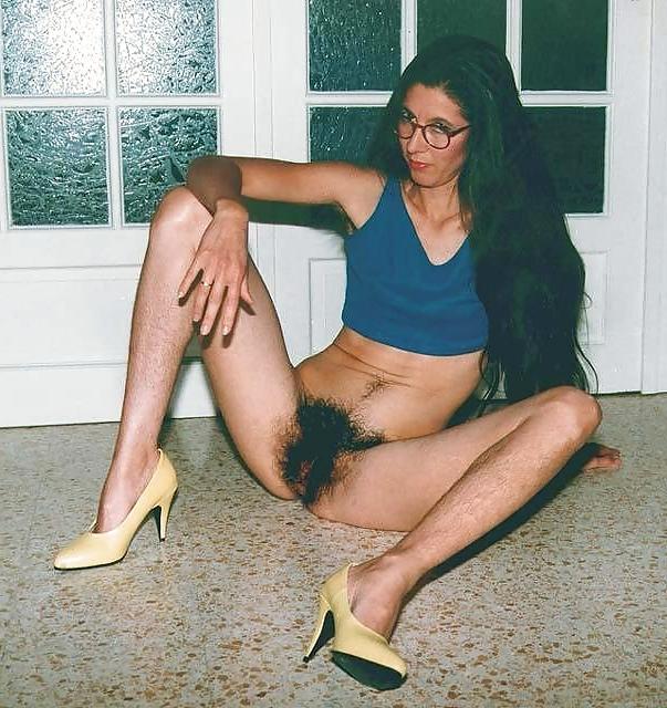 13P JOSEPHINE DE L'ILE MAURICE (The Hairy Queen)