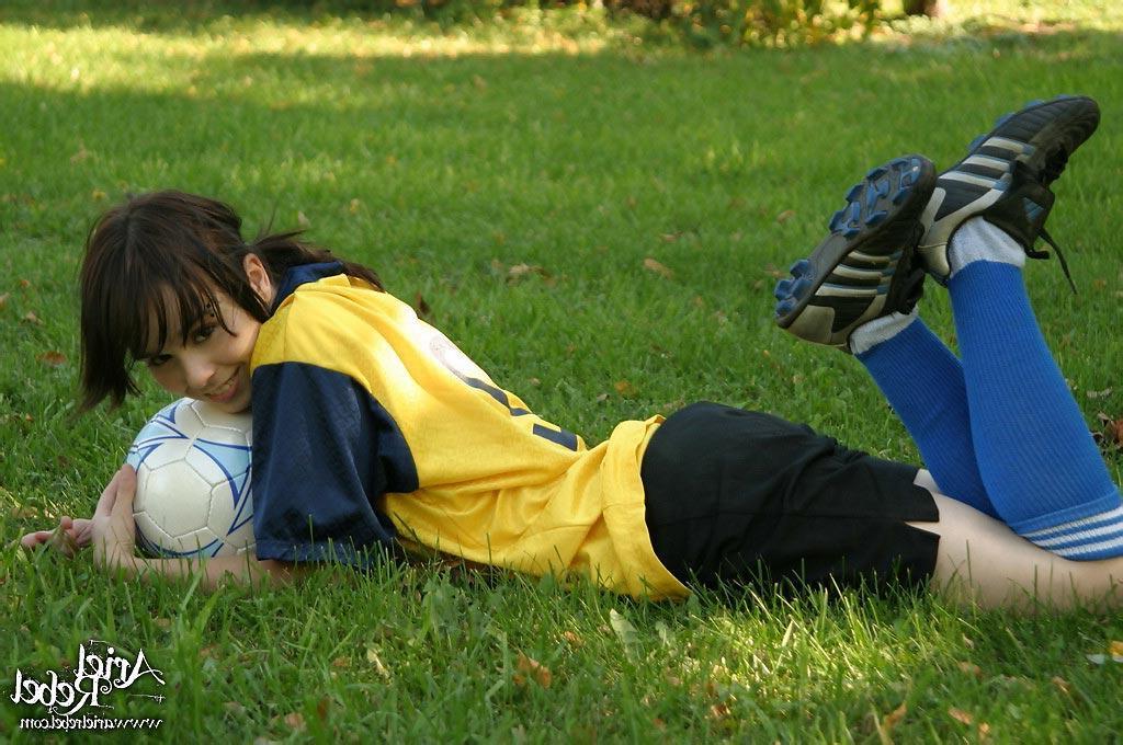15P Pics of Ariel Rebel getting naked after sports