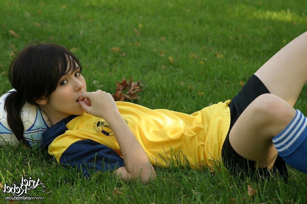 15P Pics of Ariel Rebel getting naked after sports