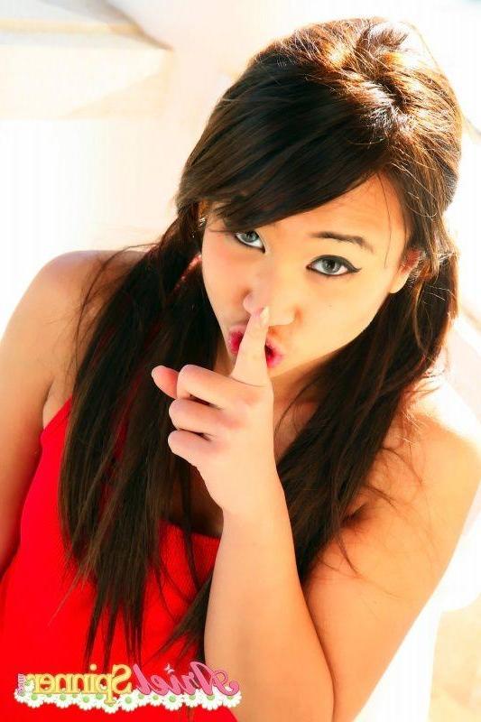 20P Pictures of teen hottie Ariel Spinner getting naked and ready to fuck