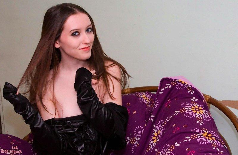 20P Pictures of teen girl Ava Knight ready to fuck in her stockings