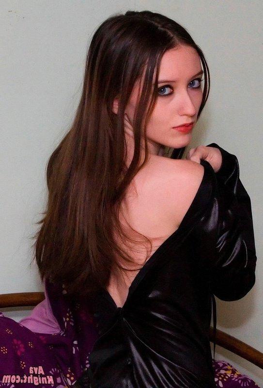 20P Pictures of teen girl Ava Knight ready to fuck in her stockings