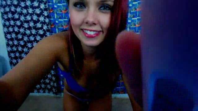 16P Screencaps of Bailey Knox giving a hot cam show