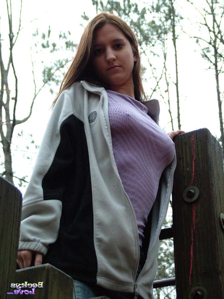 15P Pictures of Beckys Love teasing outside