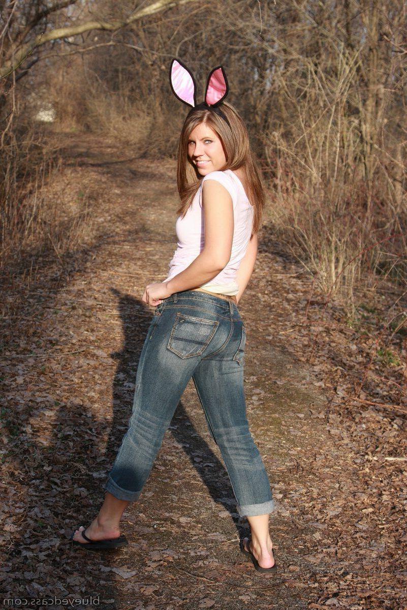 15P Pictures of Blueyed Cass ready to fuck like a rabbit