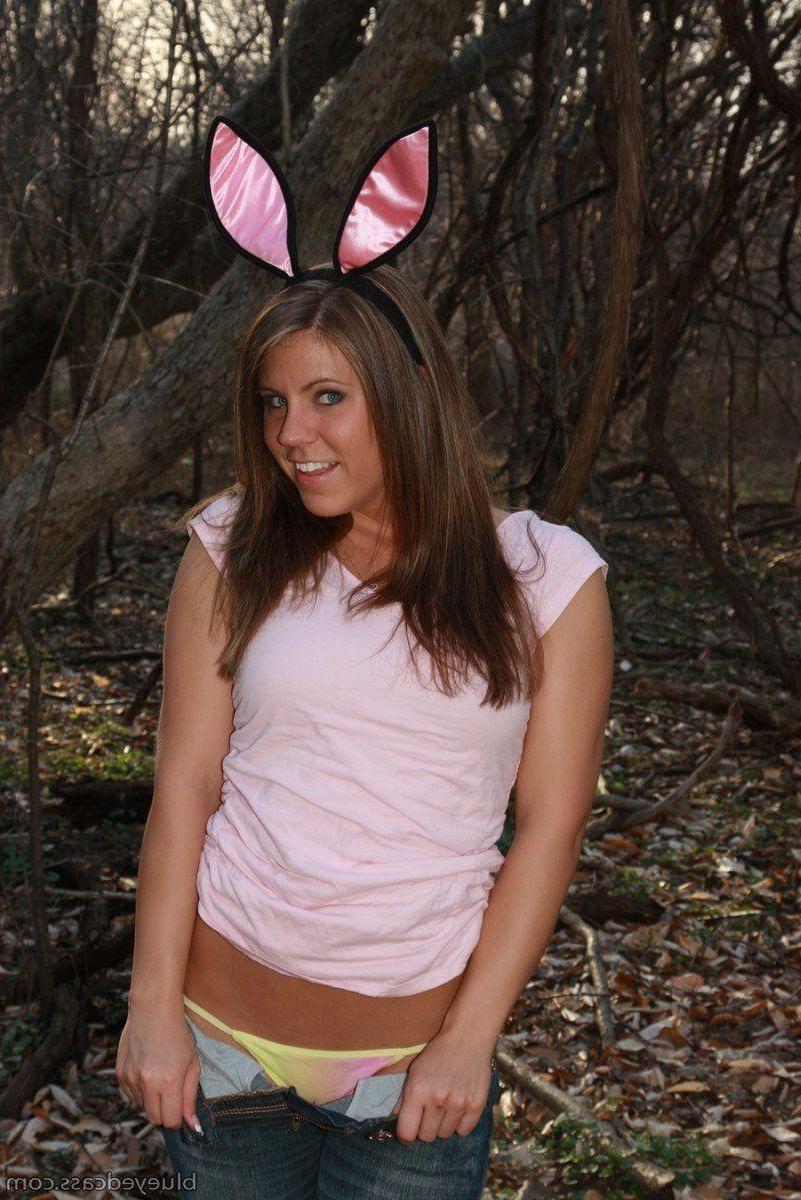15P Pictures of Blueyed Cass ready to fuck like a rabbit