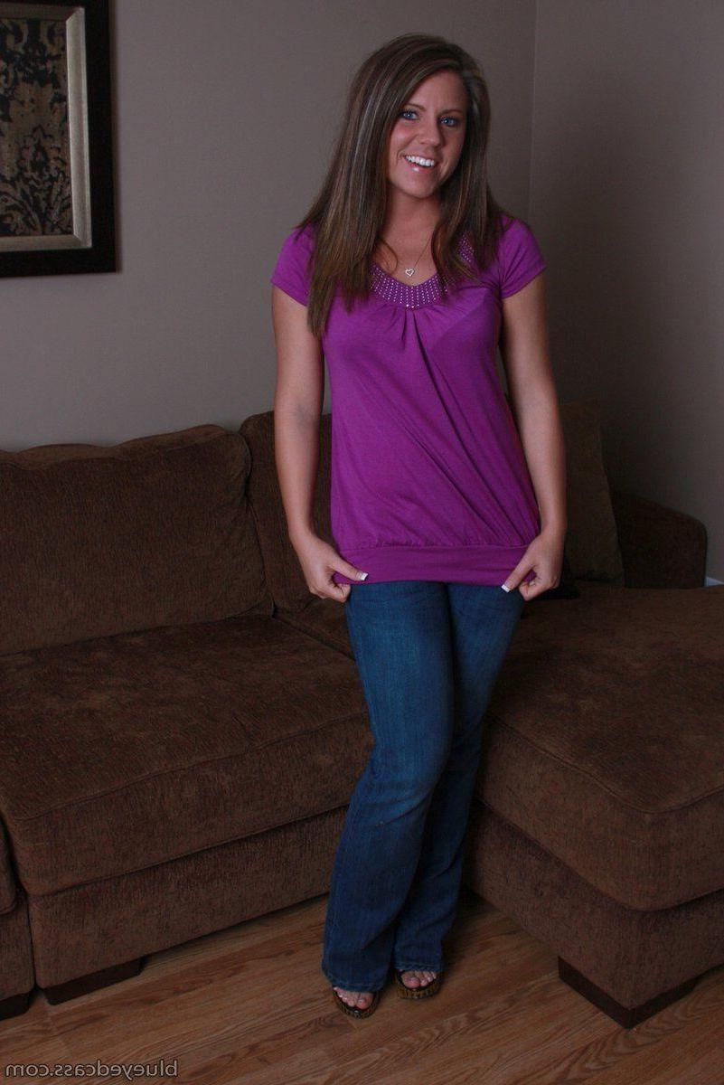 15P Pictures of Blueyed Cass getting hot on the couch