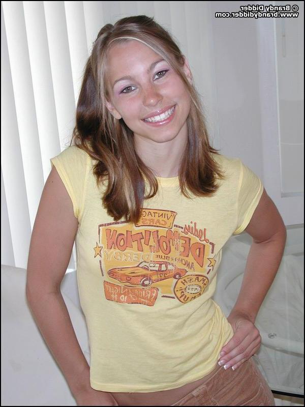 20P Pics of Brandy Didder stripping to her panties