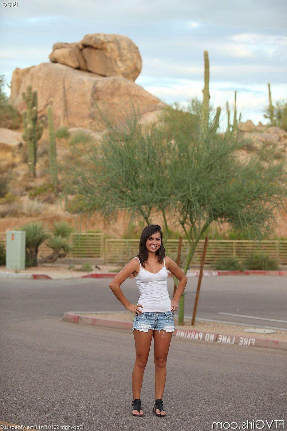 15P Pictures of Bree naked and ready to fuck