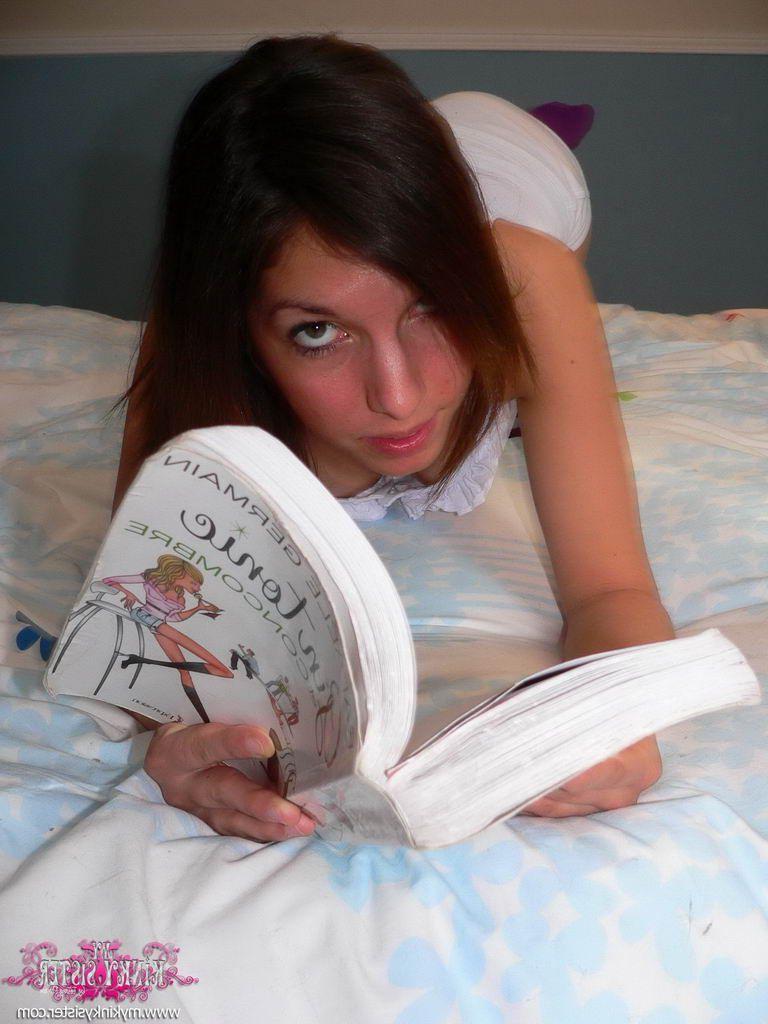15P Pictures of Brittany Preston teasing in long socks