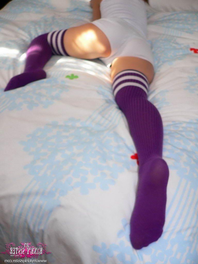 15P Pictures of Brittany Preston teasing in long socks