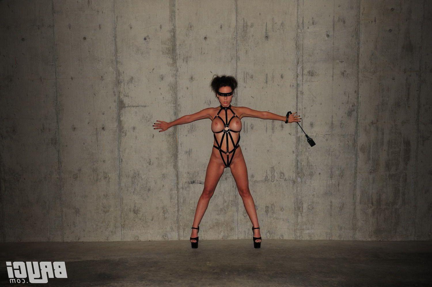 15P Pictures of Bryci ready to dominate you