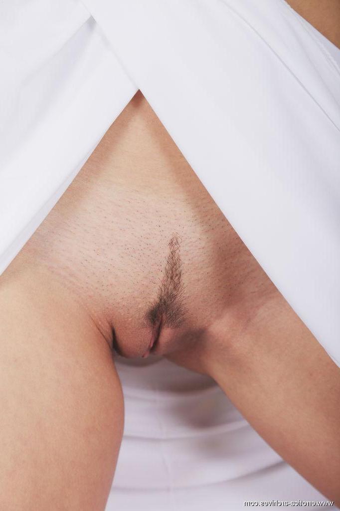 16P Gorgeous blonde girl Candice B shows you her tight pussy in bed