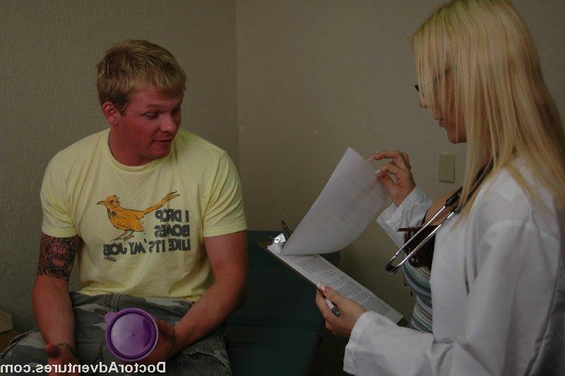 16P Busty doctor in glasses Daria Glover gives a blowjob to her patient