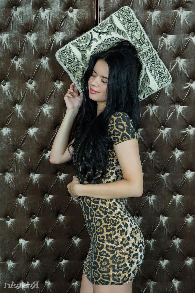 16P Beautiful brunette Carmen Summer gives you her pussy in "Dream"