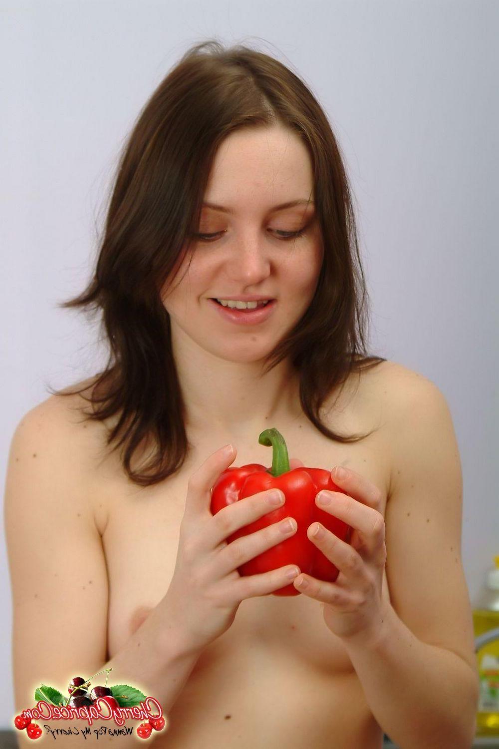 20P Pictures of teen star Cherry Caprice getting kinky with food