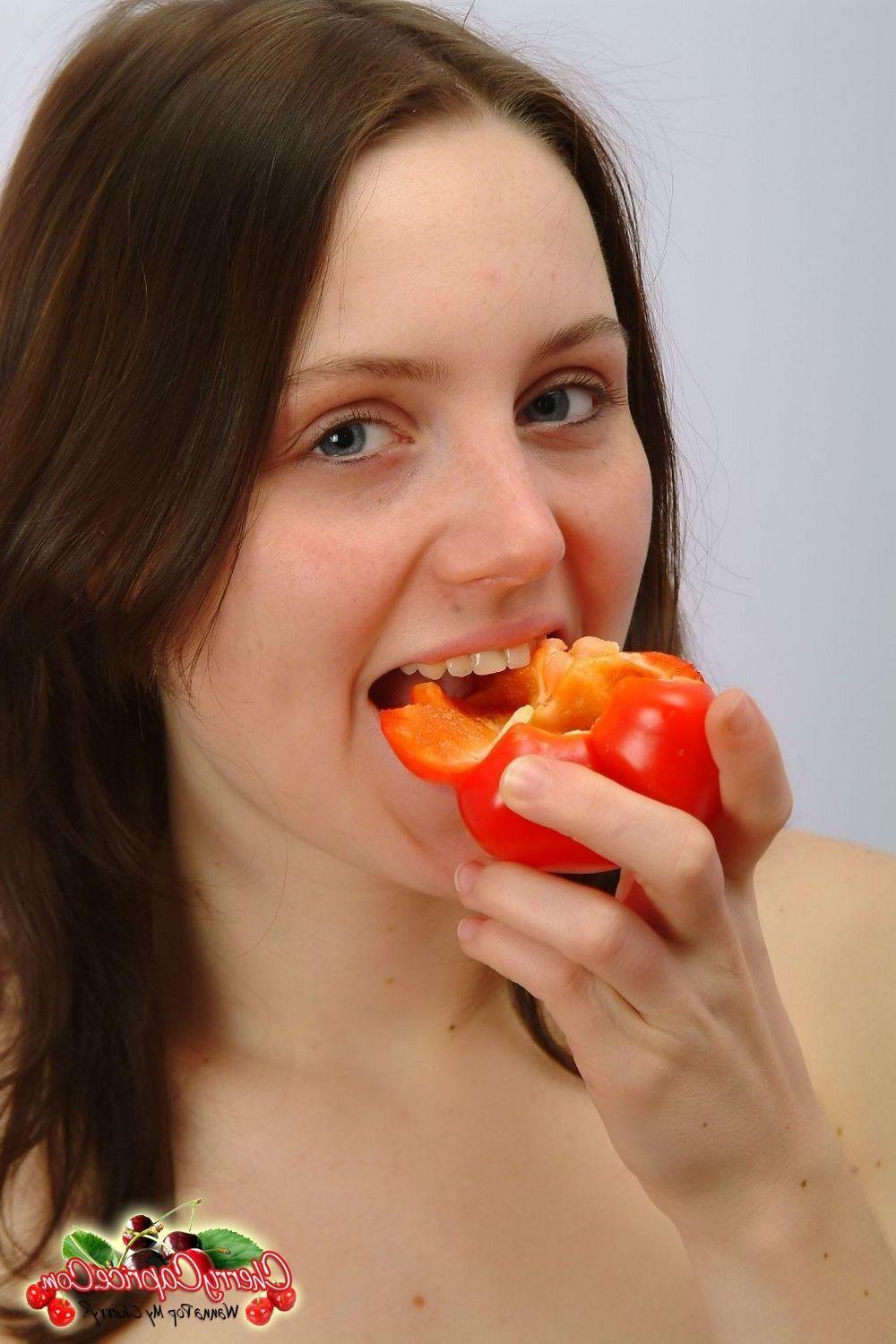 20P Pictures of teen star Cherry Caprice getting kinky with food