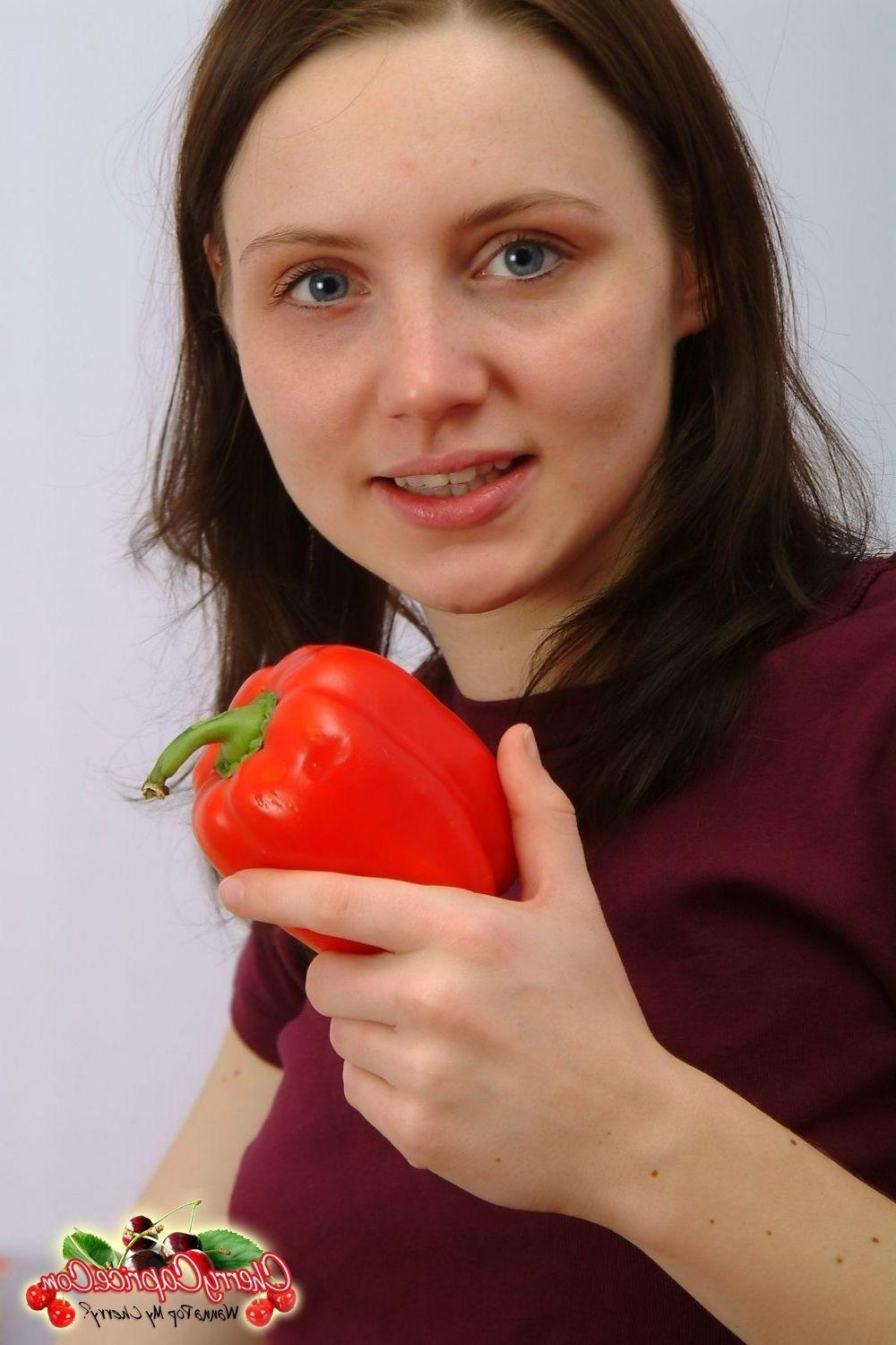 20P Pictures of teen star Cherry Caprice getting kinky with food