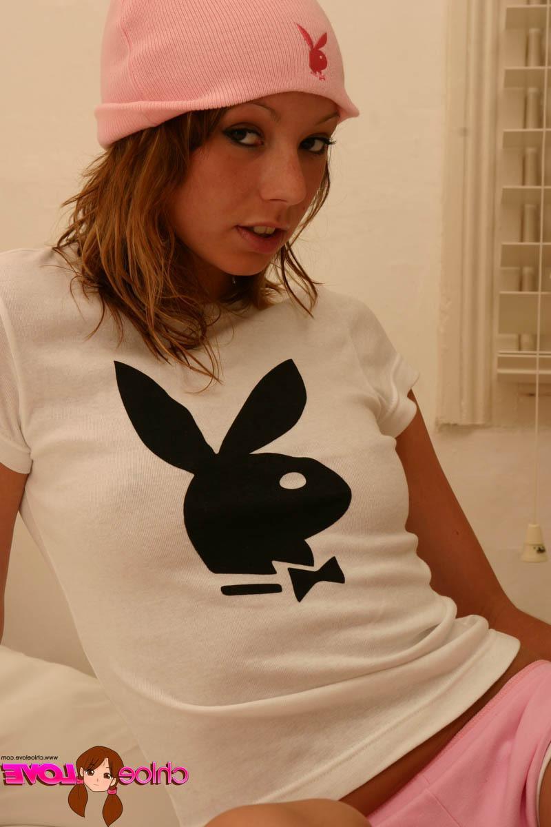 15P Pictures of teen girl Chloe Love showing off her tits