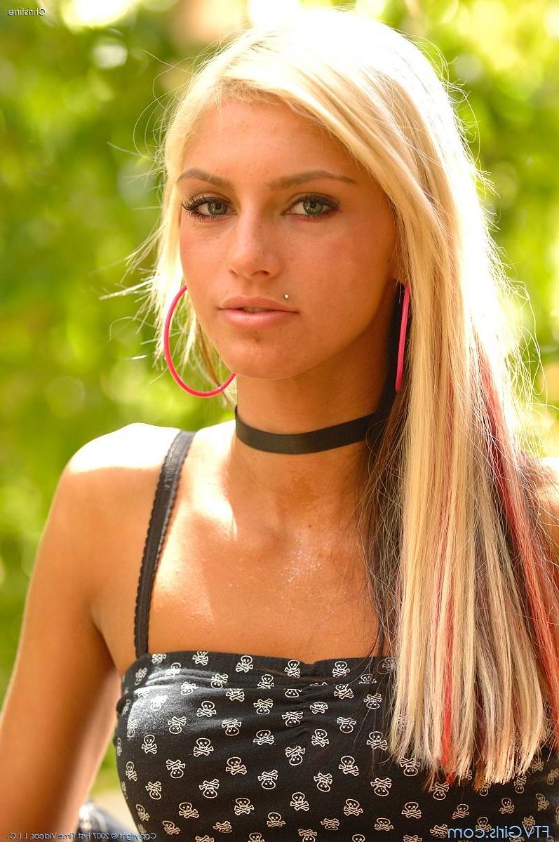 20P Pics of Christine Alexis naked and ready to fuck