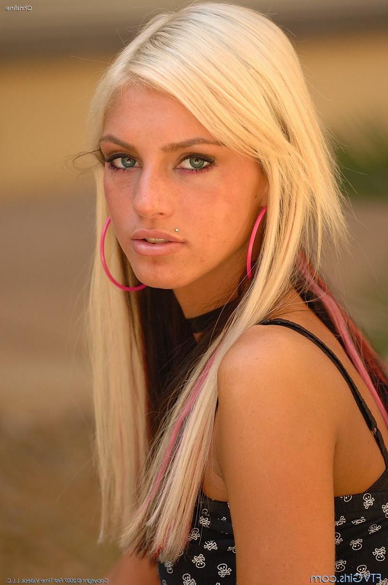 20P Pics of Christine Alexis naked and ready to fuck